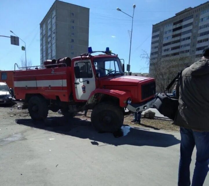 Учения первоуральск. Пожарная машина едет на вызов. Досуг первоуральск. Телки первоуральск. Бажукова пикет первоуральск.