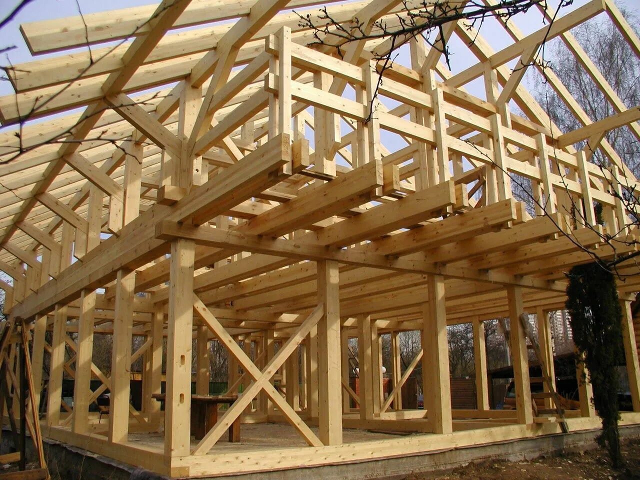 Каркасный дом фахверк технология строительства. Каркасный дом из дерева. Каркасный деревянный дом. Деревянные каркасные конструкции.