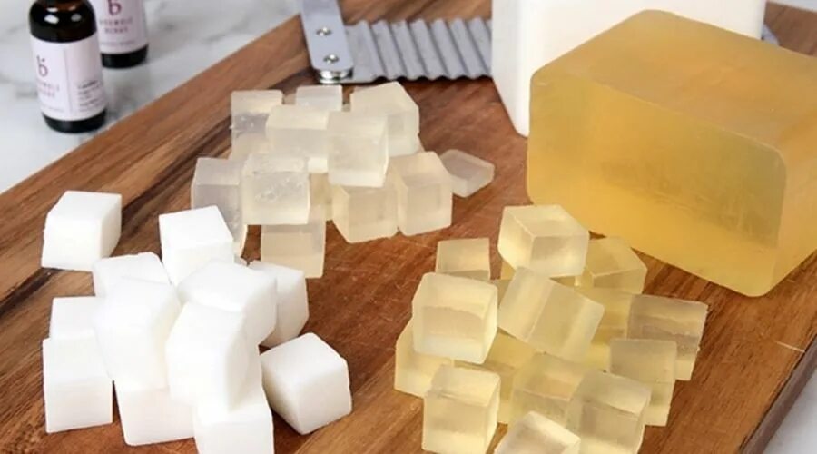 Мыло цветное. Soap основы. Мыловарение. Прозрачная основа для мыла. Мыло ручной работы лимон.