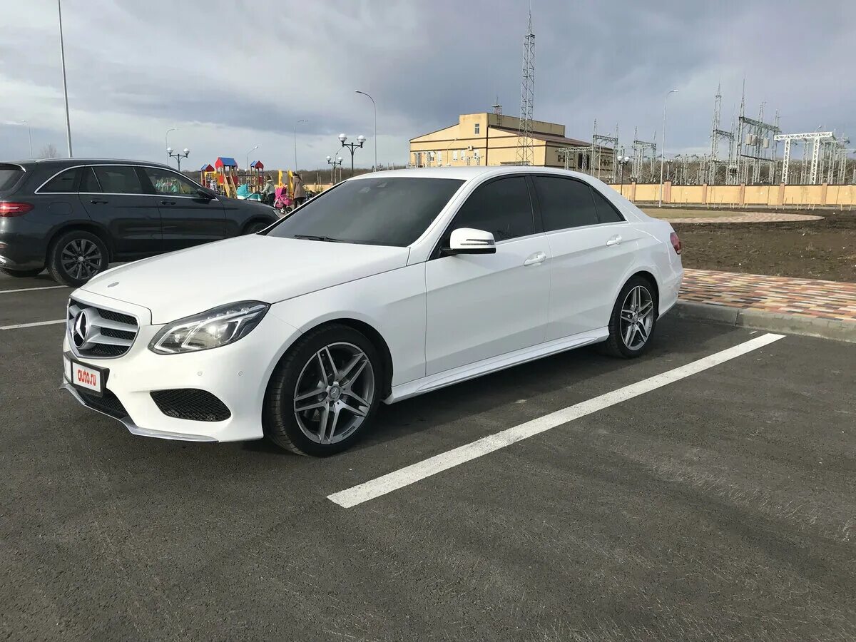 Mercedes e200 w213 белый. Е класс белый. Мерседес бенц с класс белый. Белый mercedes e w213. Мерседес бенц 212 рестайлинг.