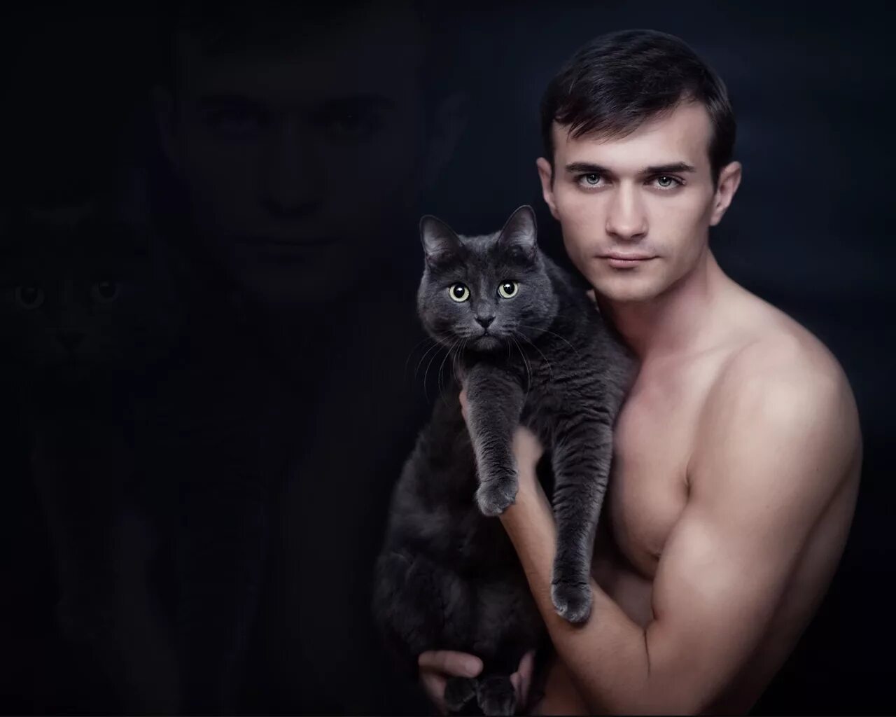 Включи кот пацан. Парень с кошкой. Красивый парень с котом. Мужчина с котиком. Фотосессия с котом.