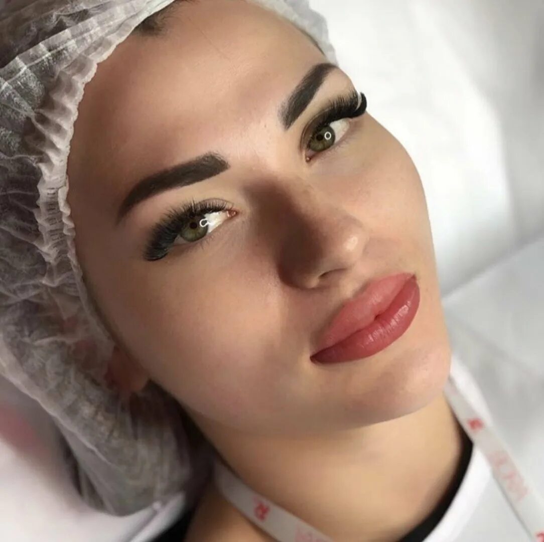 Татуаж губ брюнетки. Перманентный макияж губ для брюнеток. Татуаж губ для брюнеток с голубыми глазами. Татуаж губ брюнетки. Татуаж губ брюнетки.