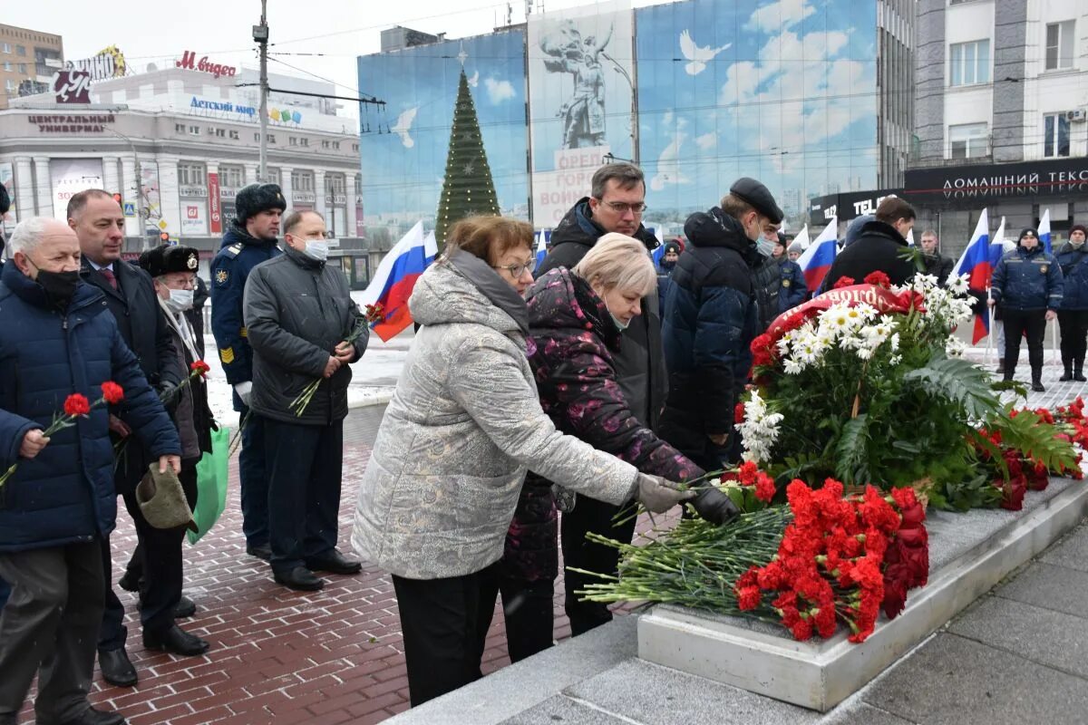 Новости орла сегодня свежие и орловской области. День героев Отечества фото. Новости дня. Орел сегодня возложение. День героя Отечества 9 декабря в Орле.