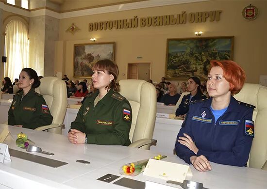 Командующий ВВО. Награждение женщин военнослужащих. Награждение военнослужащих восточного округа ВНГ РФ.