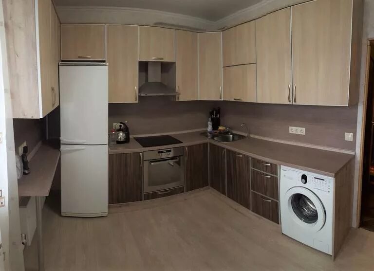 Угловая кухня с стиральной машиной