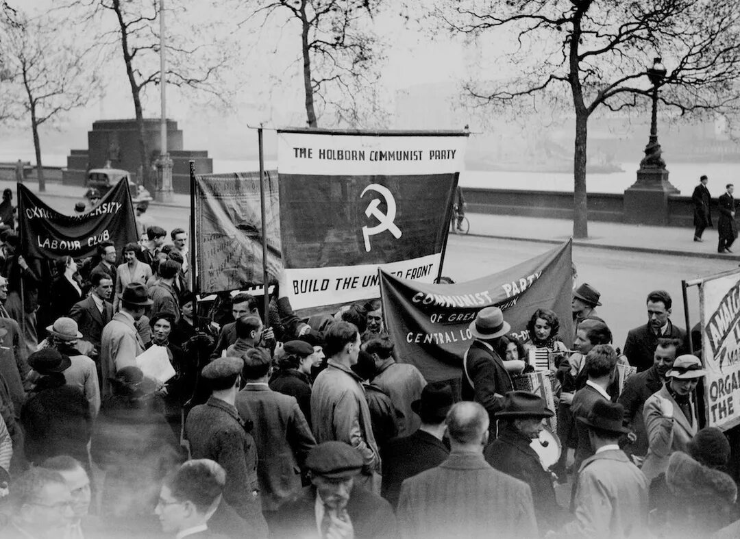 Страны социалистического лагеря восточной европы. Британская коммунистическая партия 1920. Карта предприятий евраза. Социал-демократия символ. Социалистические символы.