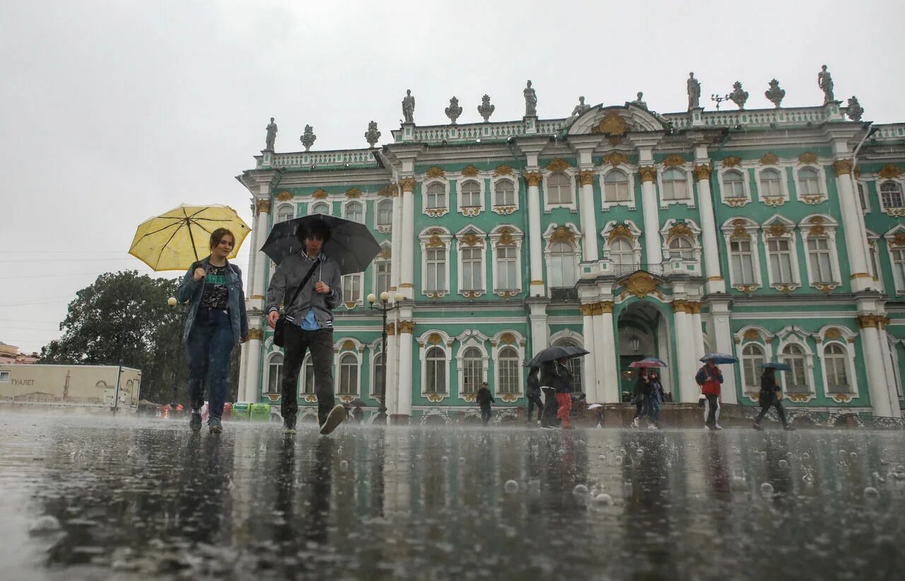 Дождь в Петербурге. Питер лето дождь. Летний дождь в Питере. Дождь в Питере летом.