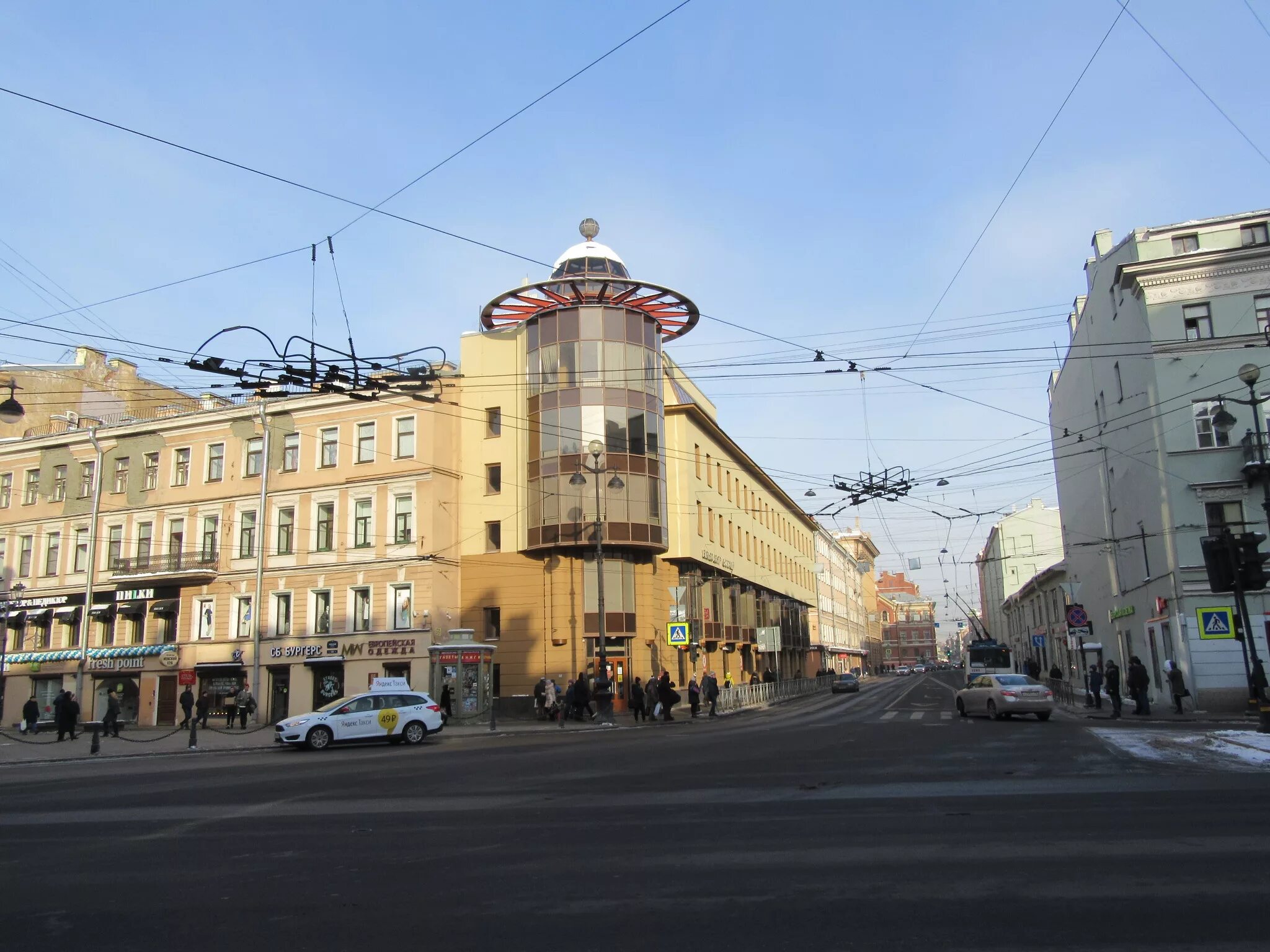 Почему в песне поется 52 санкт петербург. Суворовский проспект у Невского. Ленинград Суворовский проспект. Суворовский 50/52. Перспектива Суворовского проспекта.