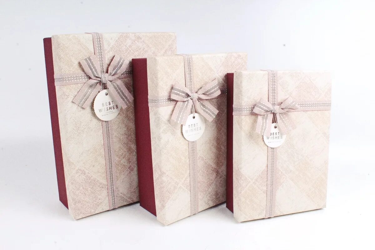 Завернуть прямоугольный подарок. Упаковка прямоугольного подарка. Упаковать прямоугольный подарок. Красиво упаковать прямоугольный подарок. Упаковать подарок прямоугольной формы.