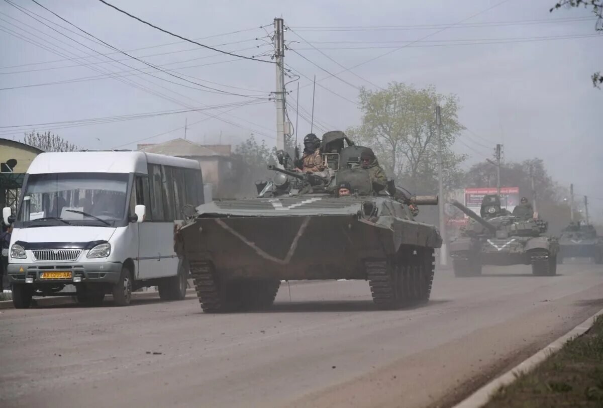 Украинская Военная техника. Военная техника z. Российские войска под Киевом. Колонна z военной техники.