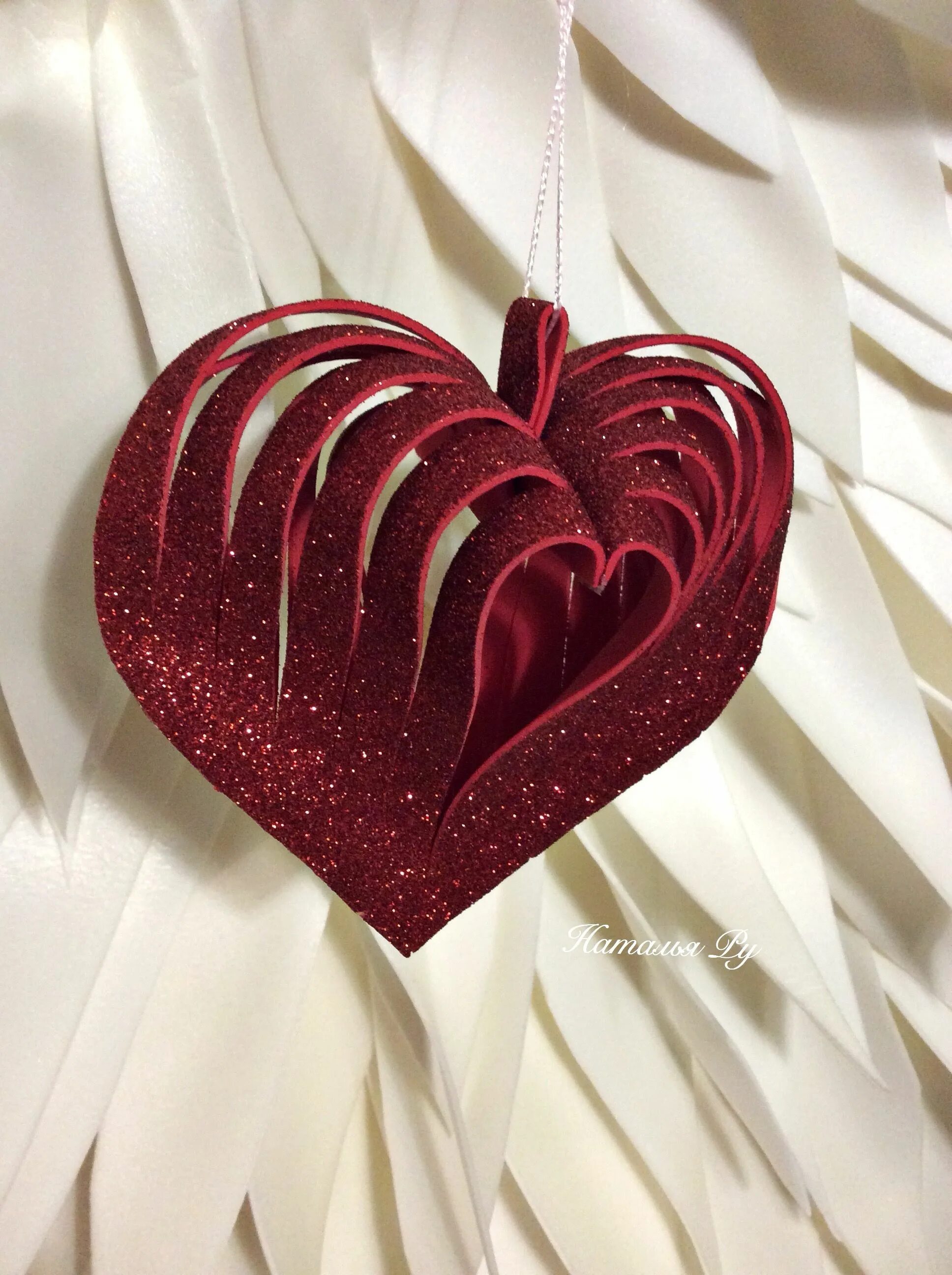 Сердечки из фоамирана своими руками. Валентинки из фоамирана. Объемное сердце из фоамирана. Валентинки из фоамирана своими руками. Сердце из фоамирана.