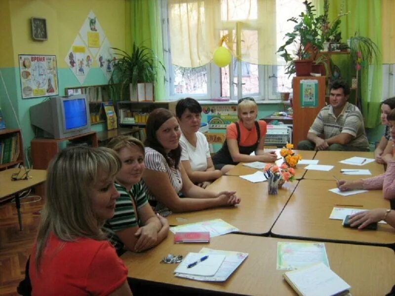 Консультация с родителями в ДОУ. Родительское собрание в садике. Собрание родителей в детском саду. Родительское собрание в ДОУ.