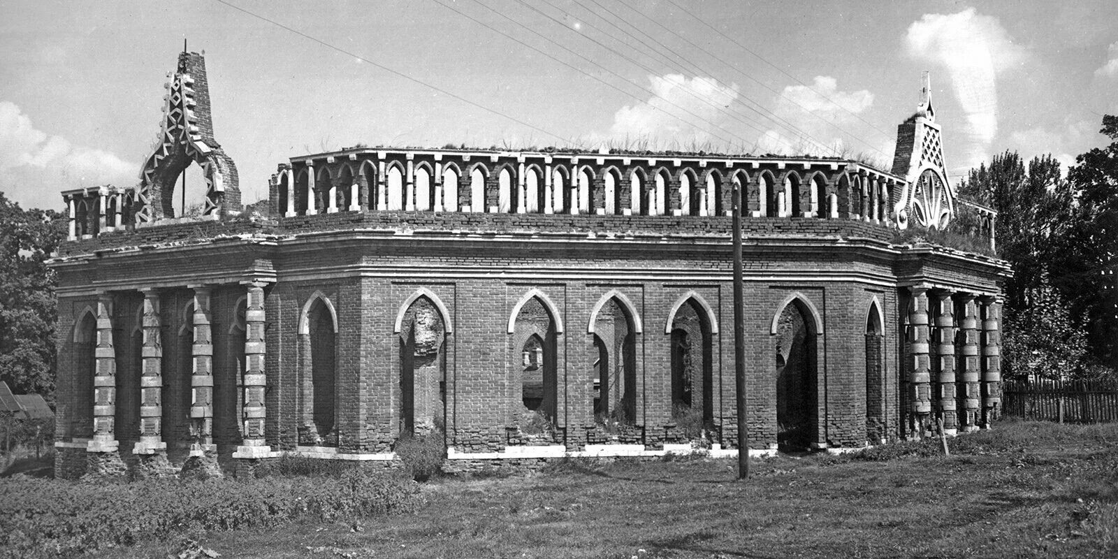 История города царицыно. Парк Царицыно второй Кавалерский корпус. Парк Царицыно первый Кавалерский корпус. 2 Кавалерский корпус в Царицыно. Малый дворец Царицыно.