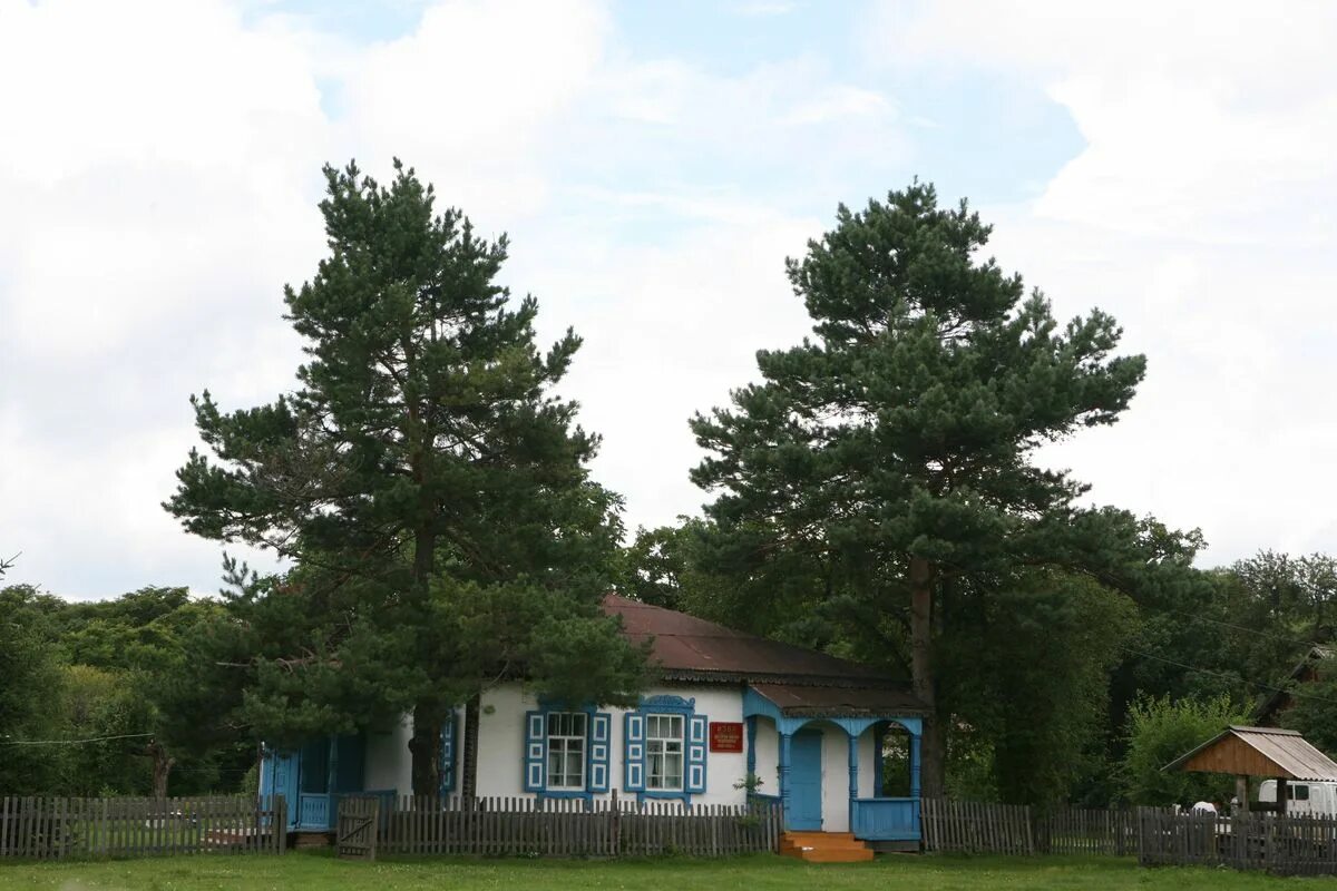 Село Крыловка Приморский край. Село Подгорное Приморский край. Село Подгорное Кировский район. Домики в с. Подгорное Кировского района Приморского края.