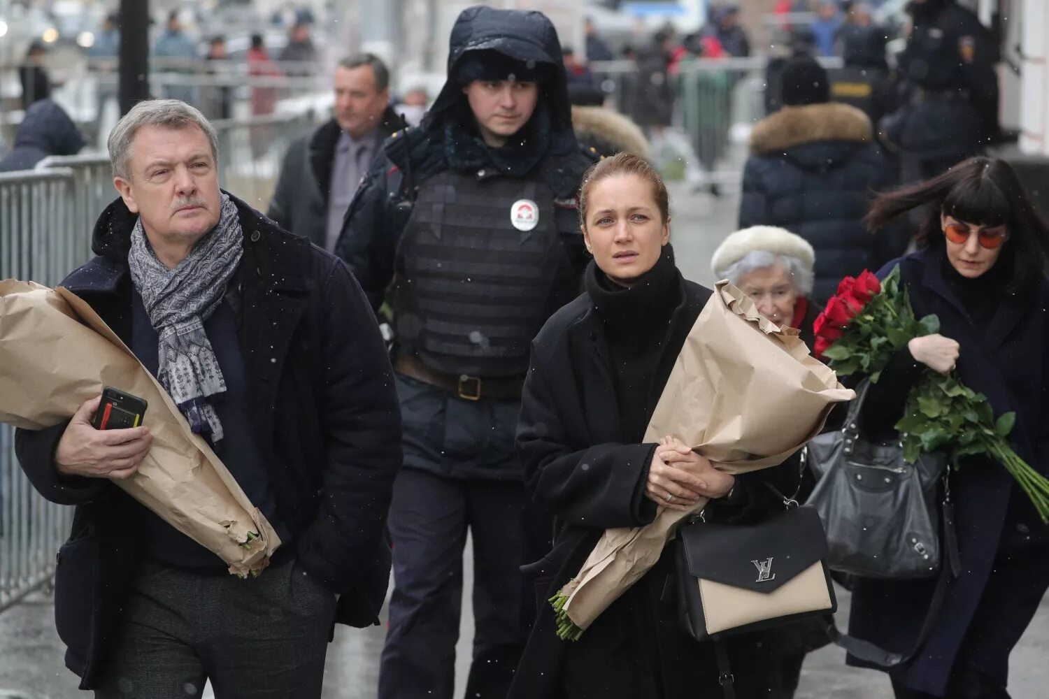 юрий мороз режиссер. мороз режиссер биография. юрий мороз фото. кинорежиссер мороз юрий. мороз юрий павлович режиссер.
