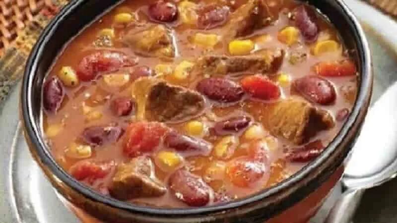 Суп с мясом в мультиварке рецепты. Суп фасолевый с говядиной. фасолевый суп с копченостями. балканский суп. фасолевый суп с копченостями в мультиварке.