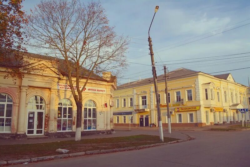 Колокольня успенского собора севск. Колокольня успенского в севске. Брянская обл г севск. Севск площадь города. Брянская обл г севск.