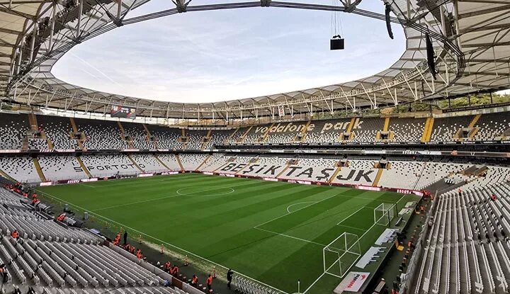 Стадион бешикташ. Водафон парк Стамбул. Vodafone Park стадион. Стадион Бешикташ в Стамбуле. Водафон Арена, Бешикташ, Стамбул.