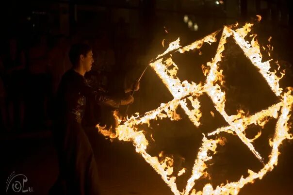 Фиеста-дель-фуего, праздник огней. Кубы фаер. Кубы фаер. Куба сейчас. Фаер шоу пиротехника.