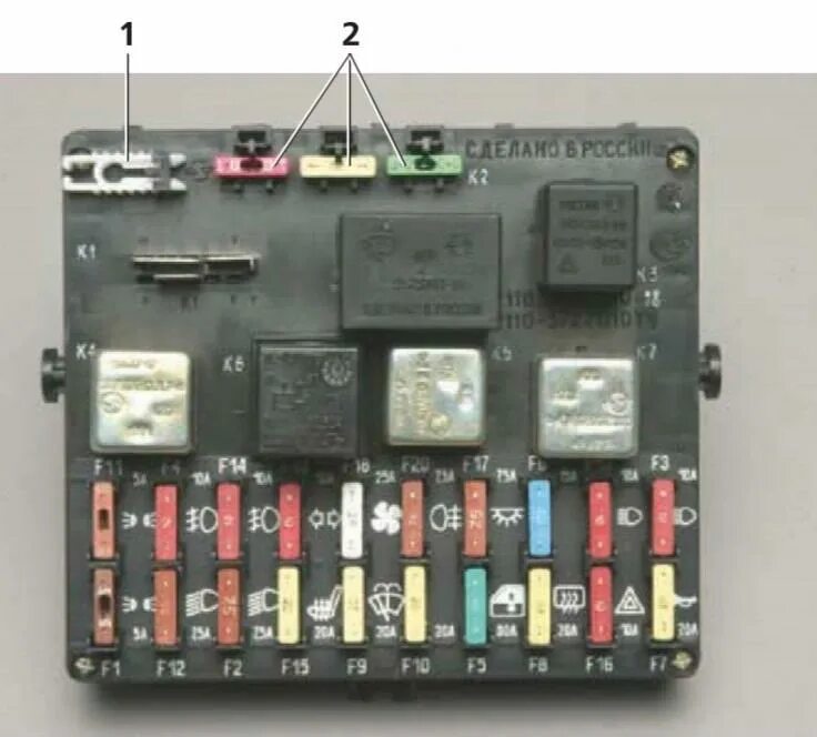 Расположение реле бензонасоса. Блок реле бензонасоса Шевроле Нива. Монтажный блок ш2 Нива Шевроле. Монтажный блок Нива Шевроле 2006г. Блок предохранителей Нива Шевроле 2004.