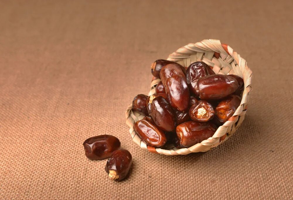 Ramadan Mubarak финики. Финики Fresh Dates. Красивые финики. Финик шоколадный. Финики рис