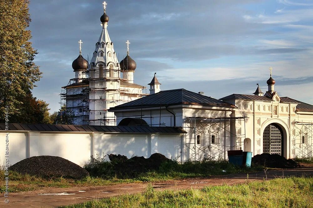 Верея Наро-Фоминский район. Входоиерусалимская Церковь Верея. Церкви Вереи Наро-Фоминский район. Город Верея Московская область Наро-Фоминский район.