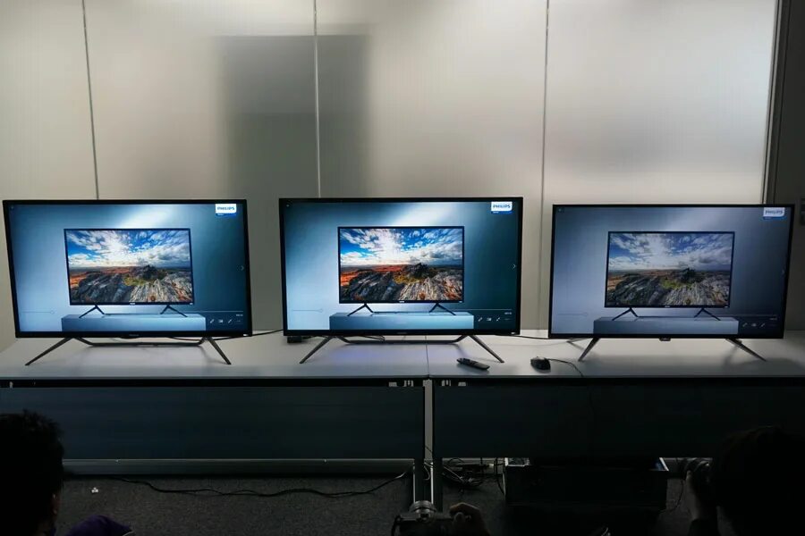 Displayhdr 400. Hdr 400 vs hdr 600.