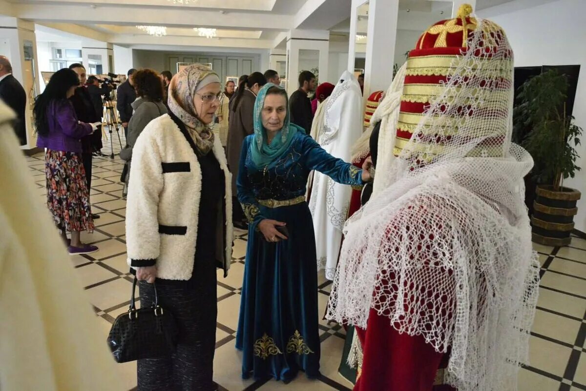 Возрождение карачаевского. День Возрождения карачаевского. Карачаевцы Карачаево Черкессия. Возрождение карачаевского народа. С днем Возрождения.