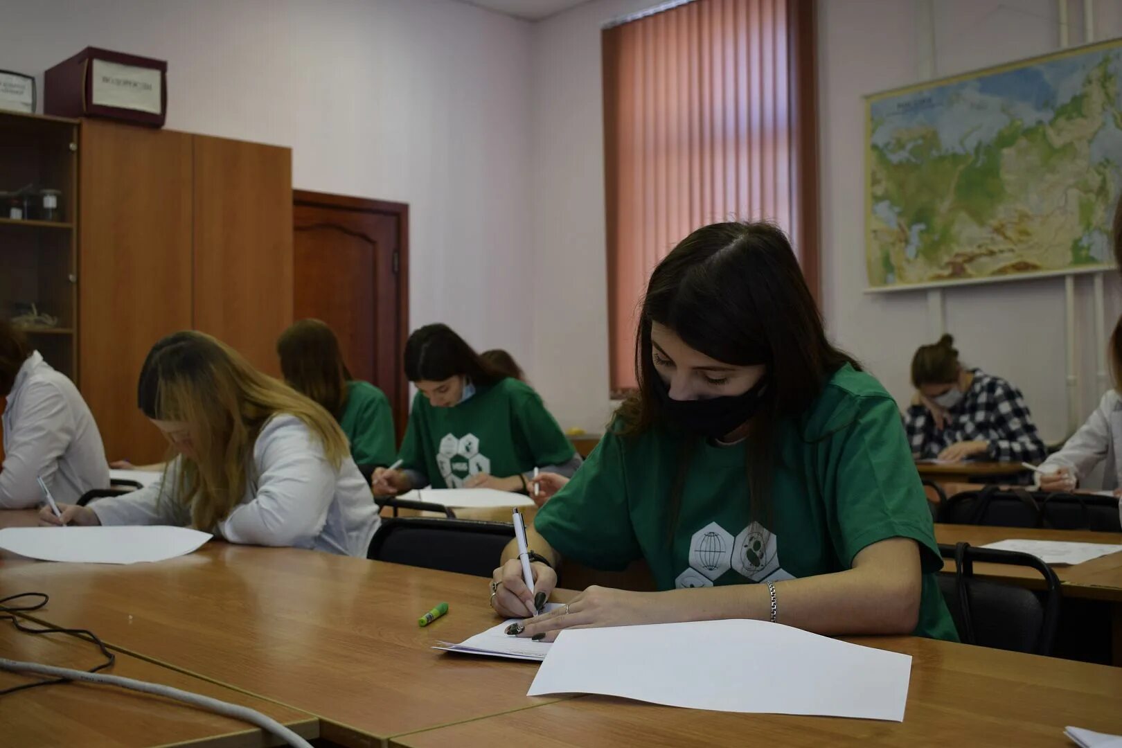 Биологический факультет мгу. Студенты биологи вузов. Школьники чувашии. Вузы биология общество. Юзефович биофак мгу.