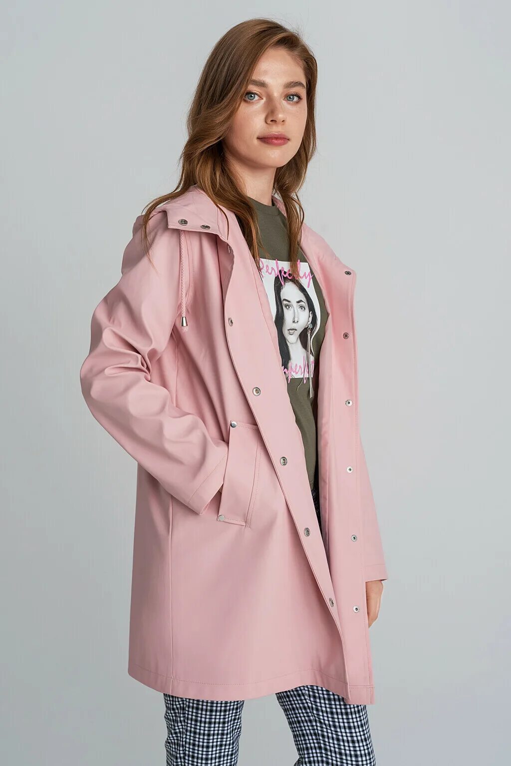 Бренд. Розовый плащ женский. Тренч reserved женский с капюшоном. Женский плащ розовый с золотыми пуговицами ladykin. Плащ женский, kankama.