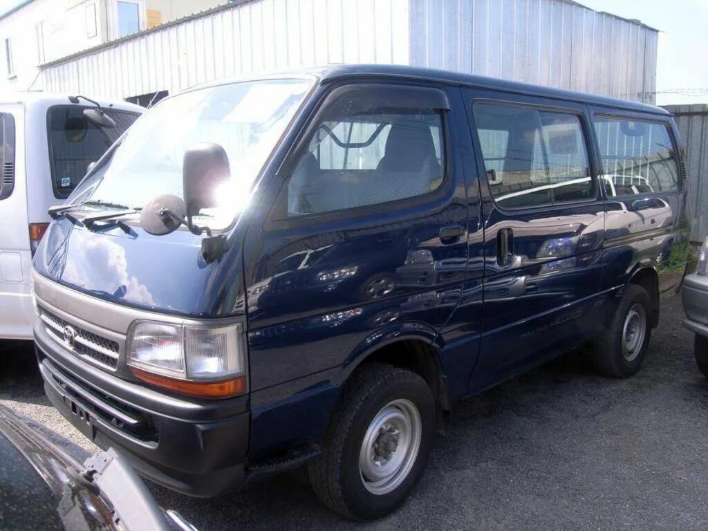 Тойота хайс 2001. Тойота hiace 2001. toyota hiace 2001 года. рамный микроавтобус тойота хайс. toýota hiace 2001.