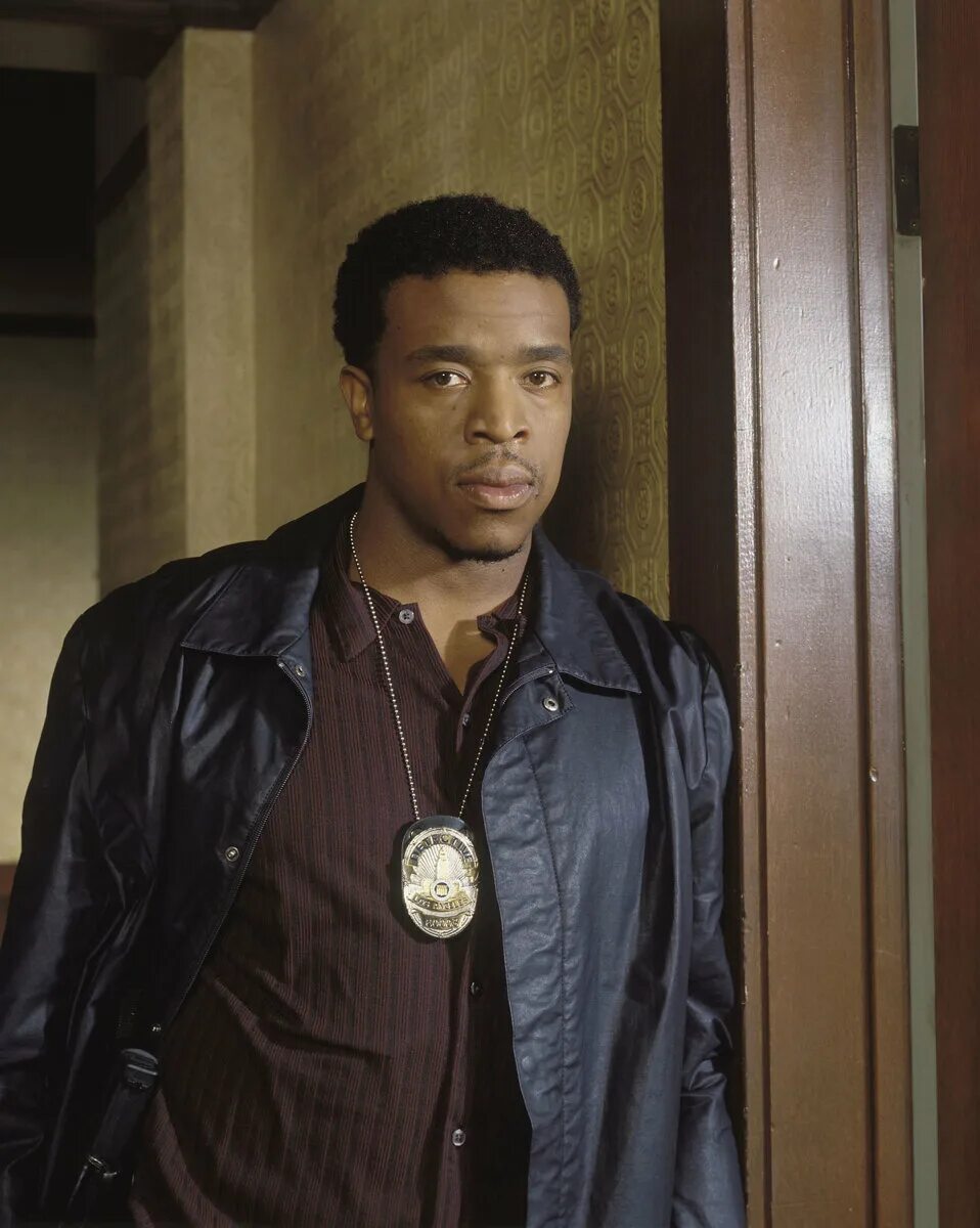 говорящий с призраками сериал 2002. метью фокс говорящий с призраками. фильм говорящий с призраками (2002)фрэнк тэйлор. призраки сериал американский. говорящий с призраками сериал.