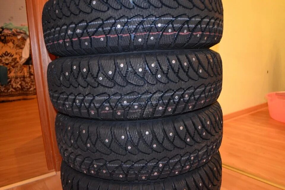 Новая резина 14. Cordiant Sno-Max 175/65 r14. Cordiant шины 175/65 r14. Зимняя резина 175/65 r14 Кордиант. Резина Кордиант р14 зима.