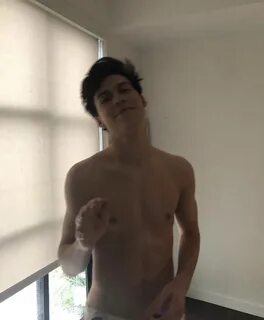 Aidan gallagher naked