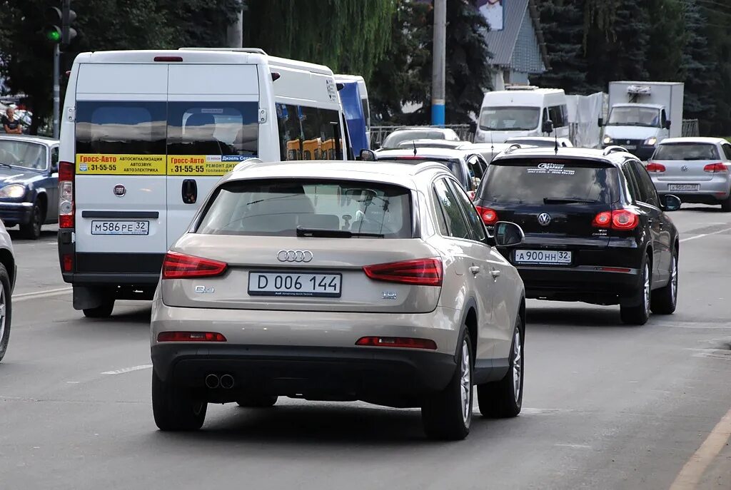 Русский номер 650. Номера машин. Автомобили с номерами несколько. Российские номера машин. Иностранные номера авто.