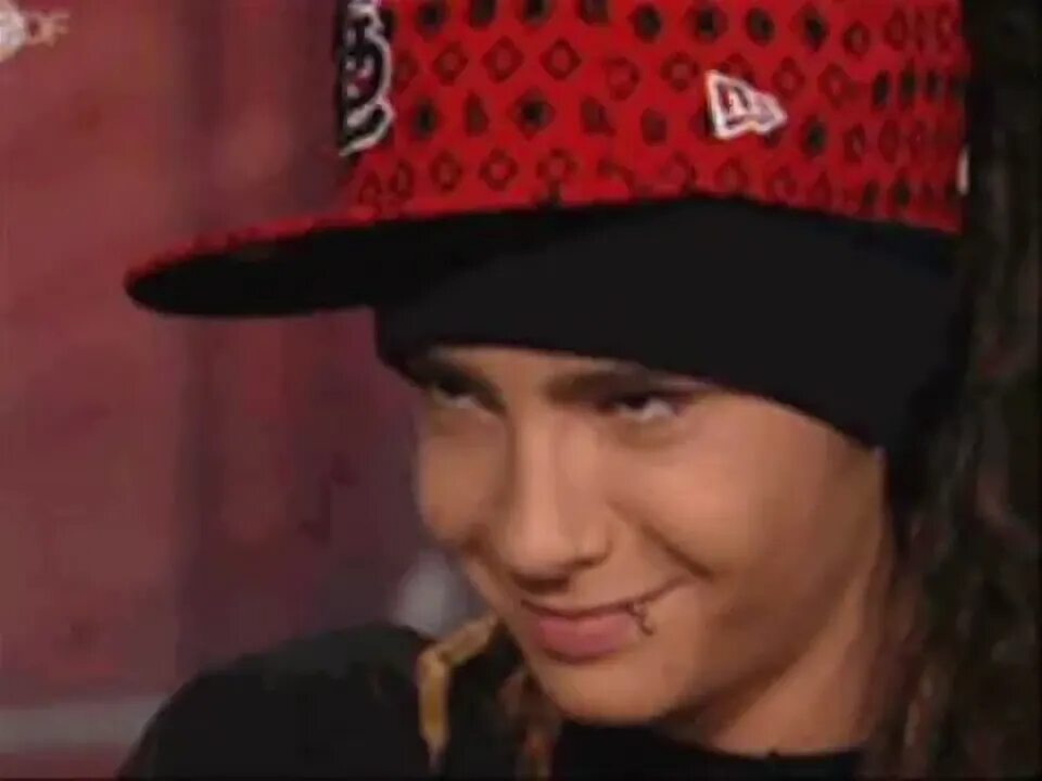 Hey baby том каулитц. Том каулитц токио хотел 2005. Том каулитц 2009. Bill kaulitz 2009. Том каулитц 2012.
