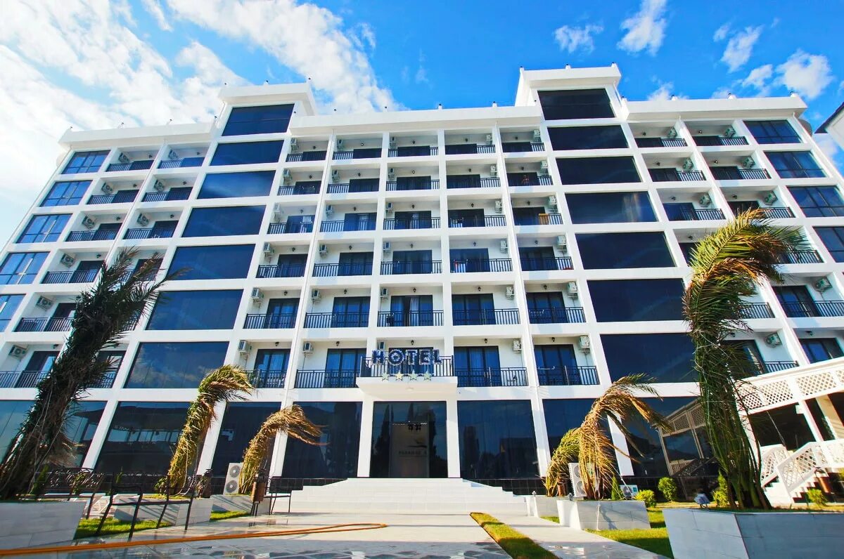 Отели в абхазии на берегу все включено. Парадиз Бич отель Абхазия. Парадайз Бич Абхазия Гагра. Paradise Beach Hotel 4 Абхазия. Парадиз Бич отель Пицунда Абхазия.