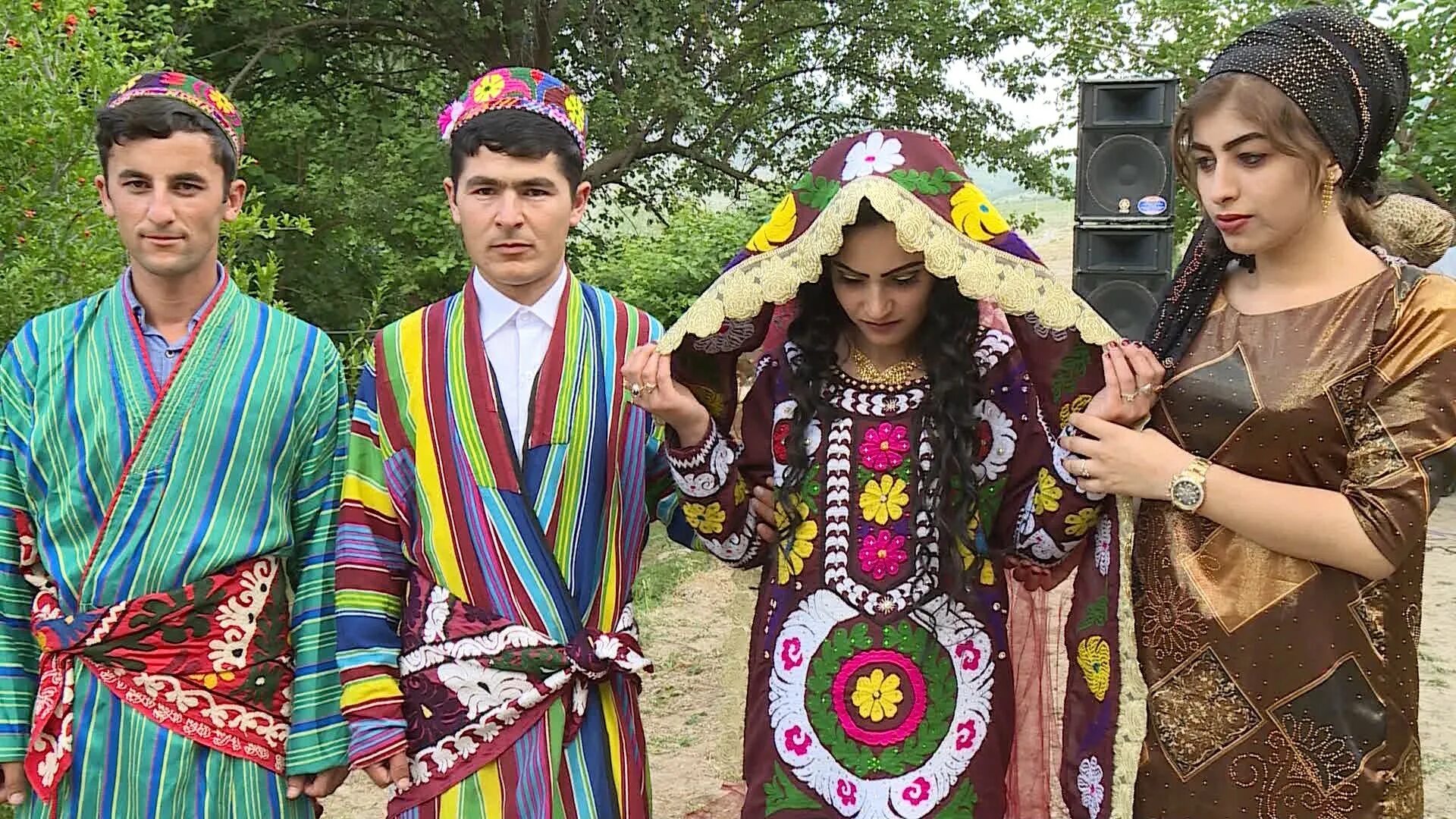 Таджики какой национальности