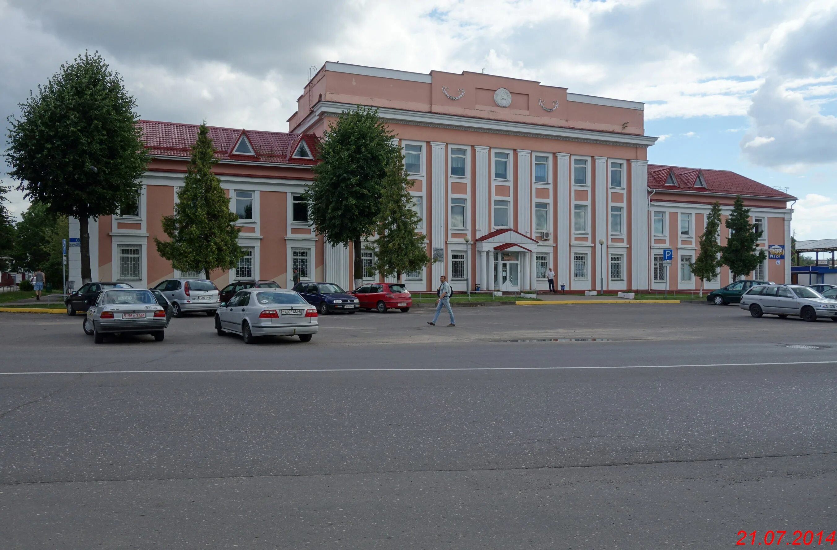 молодечненский райисполком фото здания. молодечненский исполком. райисполком ессентуки. исполком молодечно. здание райисполкома в 1980 годы.