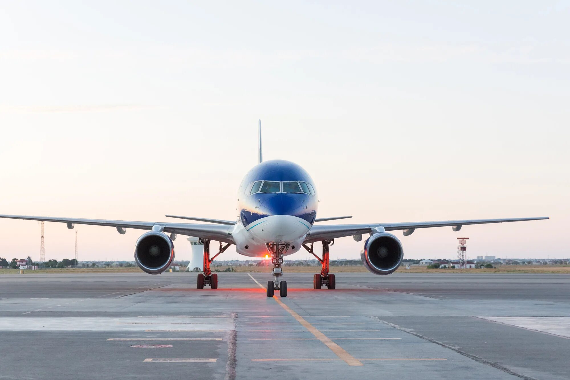 Россия азербайджан самолет. Azerbaijan Airlines Москва Баку. AZAL Azerbaijan Airlines самолёты. Рейс Москва Баку АЗАЛ. Азербайджанские авиалинии Баку Москва.