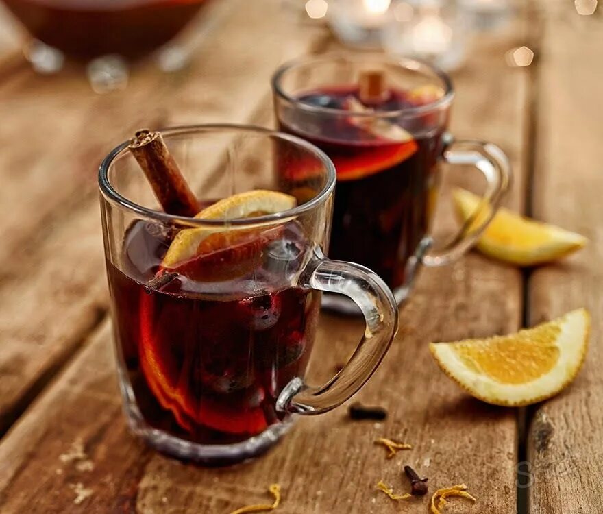 Сангрия глинтвейн. Напиток глинтвейн безалкогольный. Глинтвейн Mulled Wine Gluhwein. Чай глинтвейн безалкогольный. Пряный сок