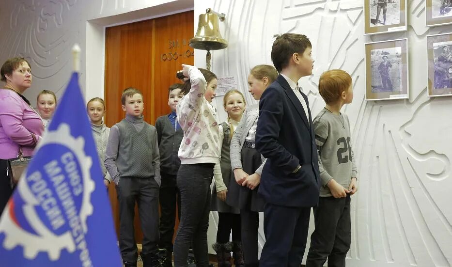 школа 9 кашира. гимназия № 9 омск. школа 9 на богдана хмельницкого. последний звонок. 9 школа волгодонск.