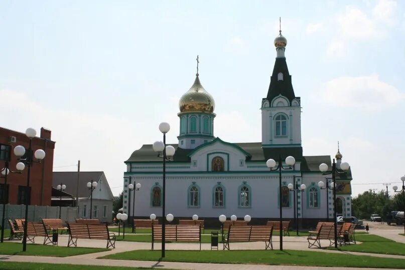 Станица динская храм. Краснодарский край динская храмы. Станица динская храм святой троицы. Церковь в ст динская. Храм святой троицы динская.