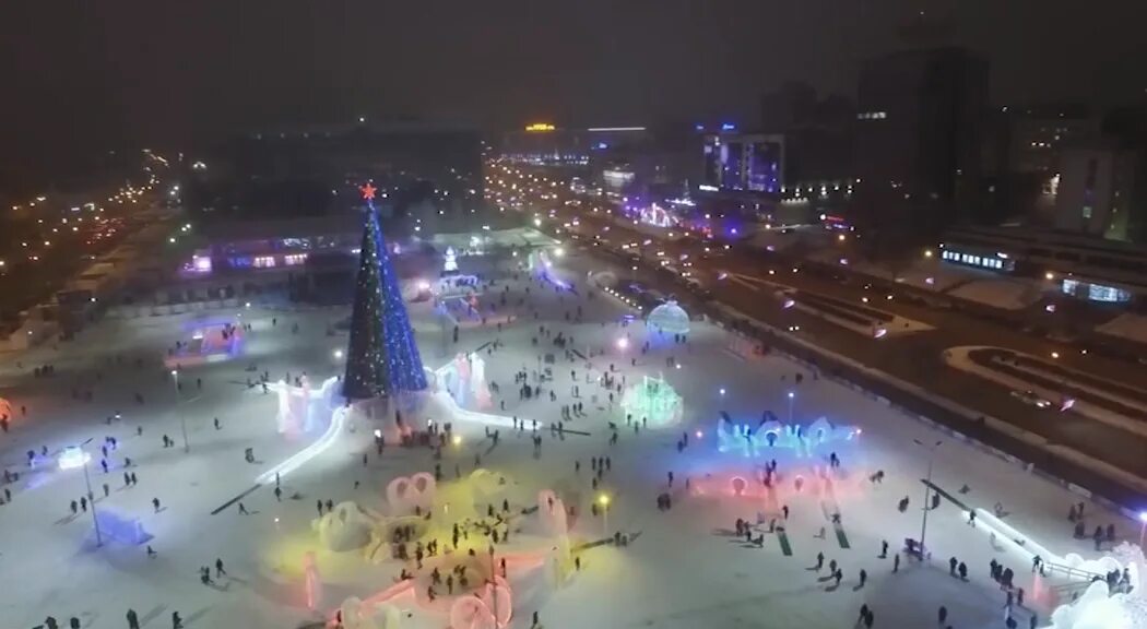 Эспланада сегодня мероприятия. Каток на эспланаде Пермь. Эспланада Пермь 2023. Эспланада Пермь 2019. Ледовый городок Пермь 2023 на эспланаде.