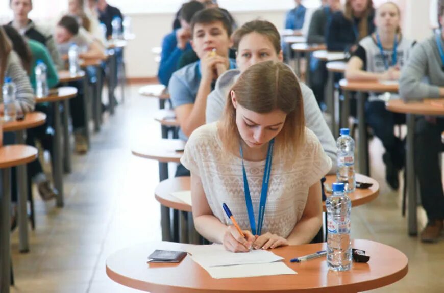 Ученица в школе. Этапы всош. Учащиеся студенты. Победители всероссийской олимпиады. Олимпиады после окончания школы.
