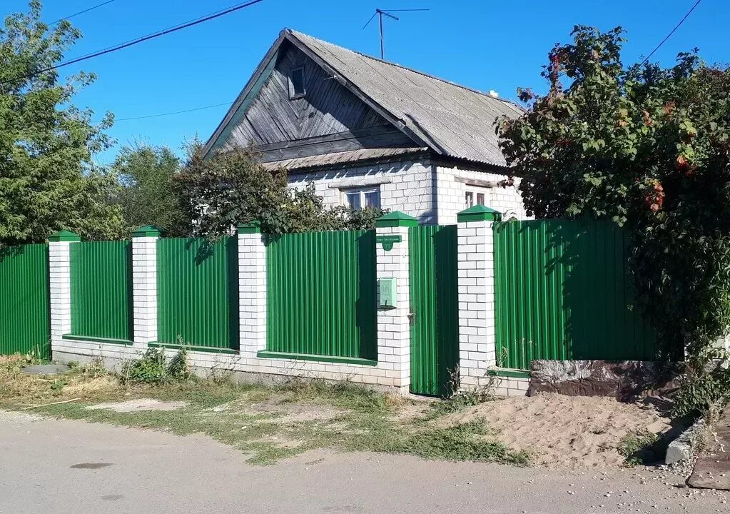 Дом в поливановке саратов. Поливановка Саратов. Дом в Поливановке. Поливановка Ленинский район. Поселок Поливановка Саратов Саратовская обл..