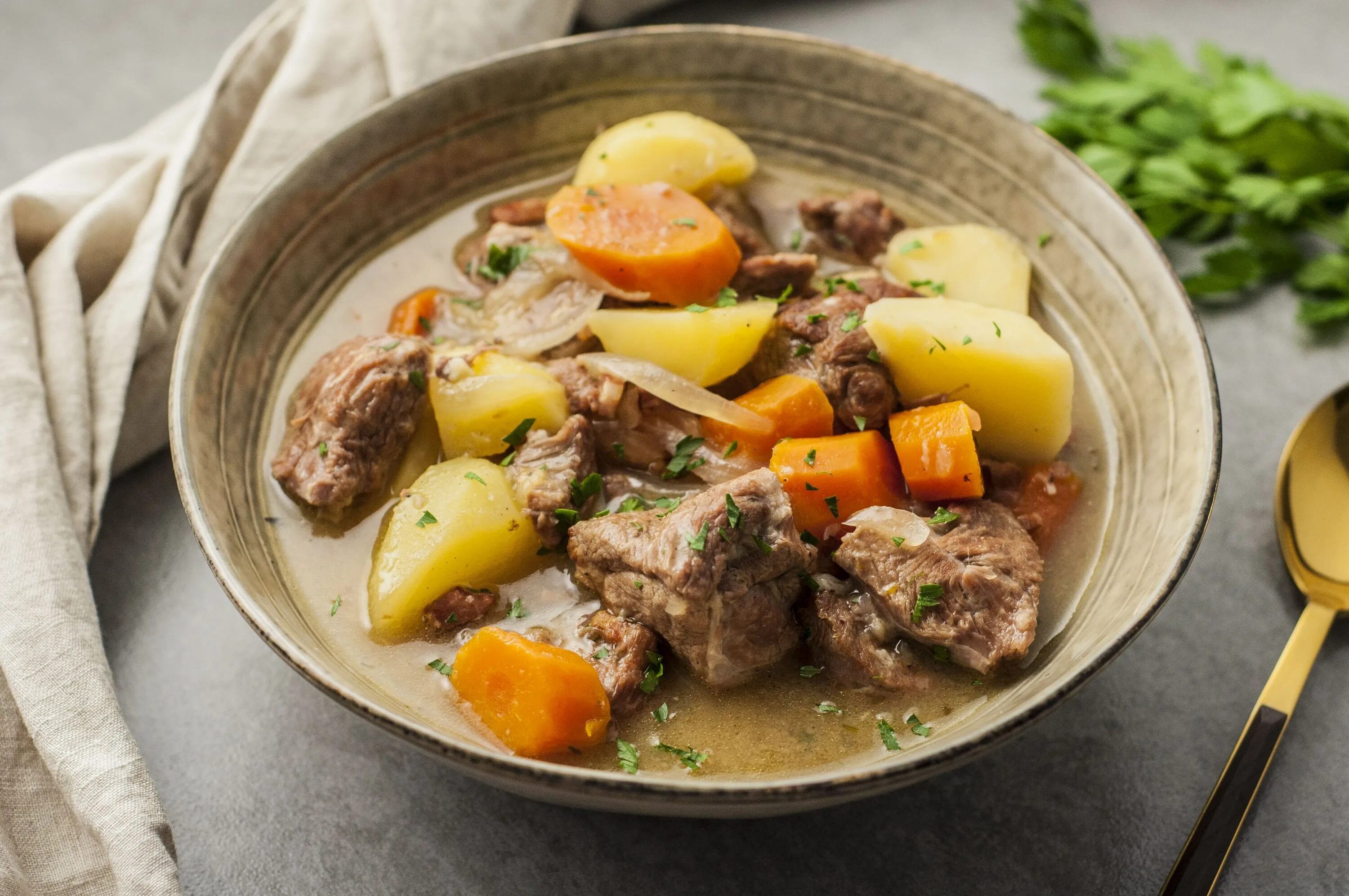 Irish Stew блюдо. Ирландское баранье рагу. Crockpot Lamb Stew. Айриш стью (Irish Stew).