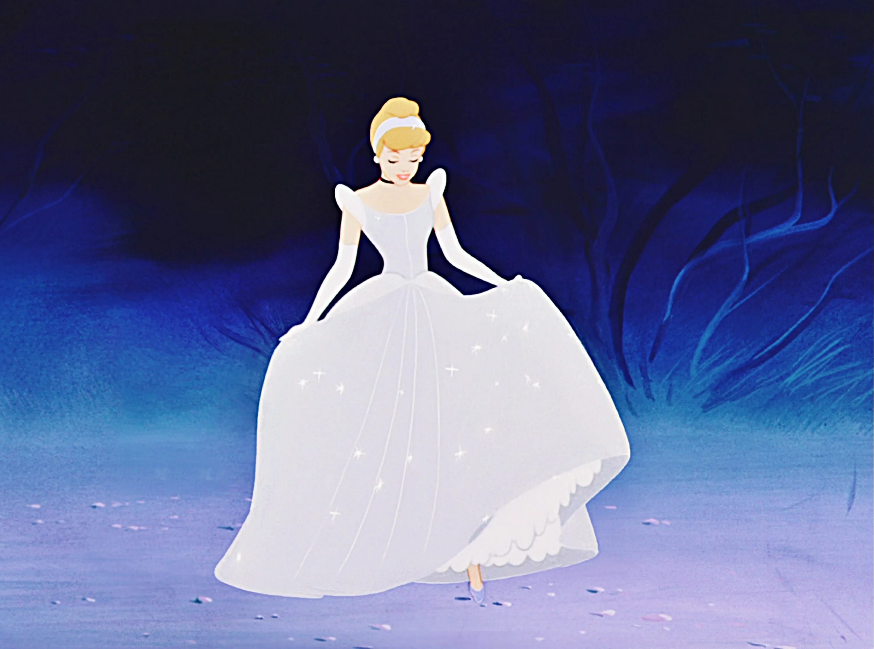 Золушка. Золушка в белом платье. Золушка Дисней. Платье Золушки из мультфильма.