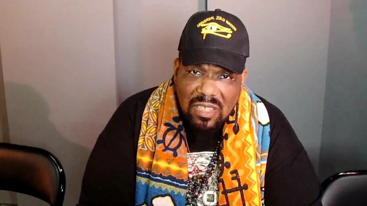 Бамбаатаа. Африка Бамбаатаа. Afrika Bambaataa американский диджей. Afrika Bambaataa shahri.