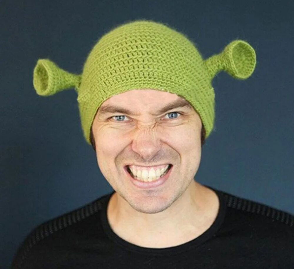 Необычные вязаные шапки. Забавная шапочка. Шапка шрек. Забавная шапочка. Смешные вязаные шапки.